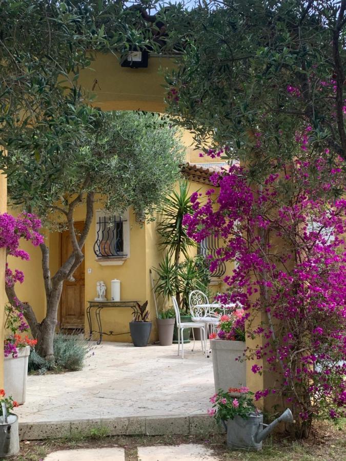 Chambres De La Terre Blanche Sanary-sur-Mer Eksteriør bilde